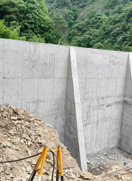 济宁嘉祥县重力式挡土墙
